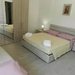 Appartement Via Cortonese 1 *
