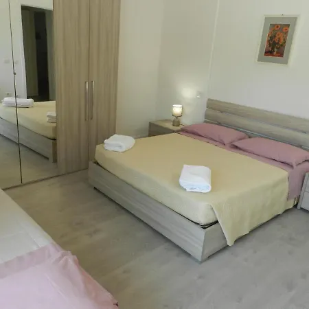 Apartment Via Cortonese 1 *