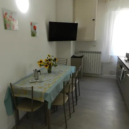 Via Cortonese 1 *