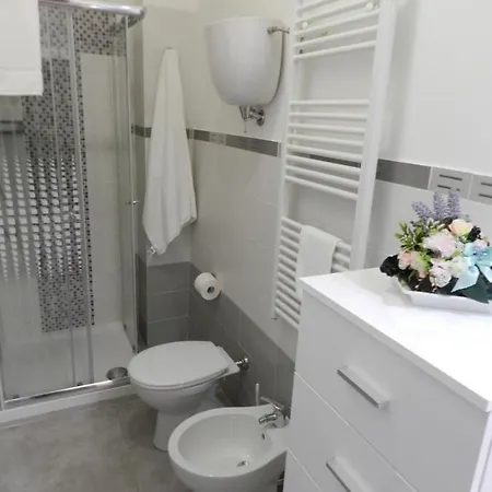 Apartman Via Cortonese 1 *