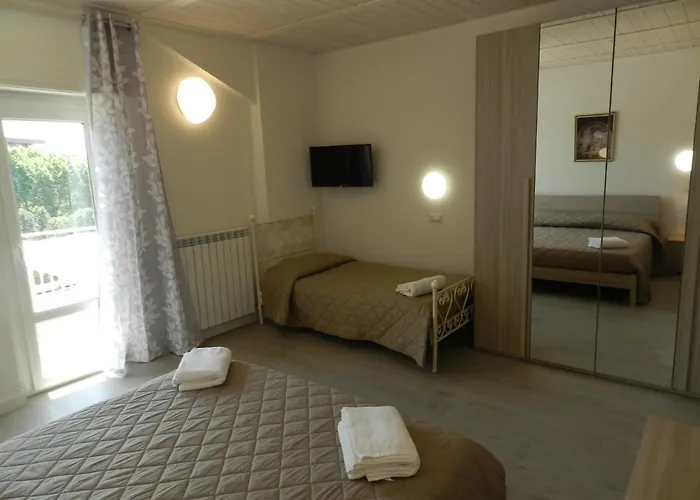 דירה Via Cortonese 1