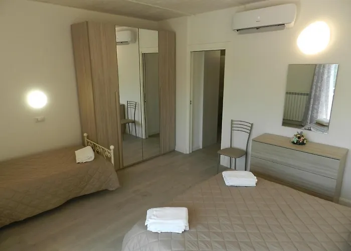 דירה Via Cortonese 1