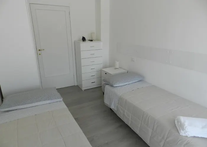 Via Cortonese 1 דירה *